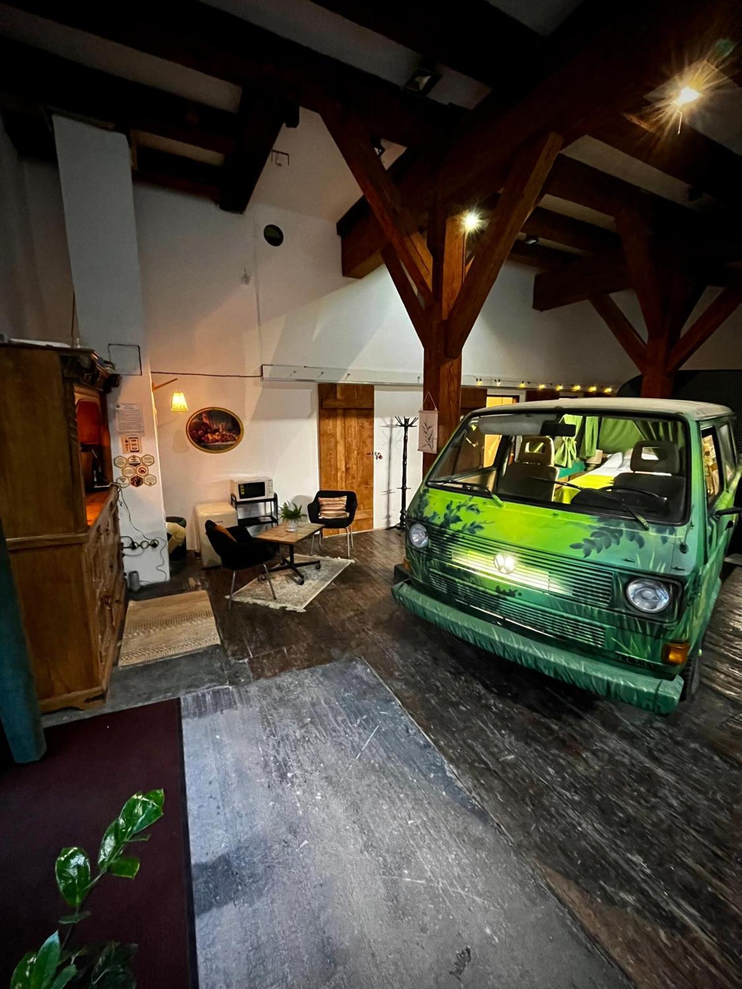 Urban Van Glamping Рига Экстерьер фото