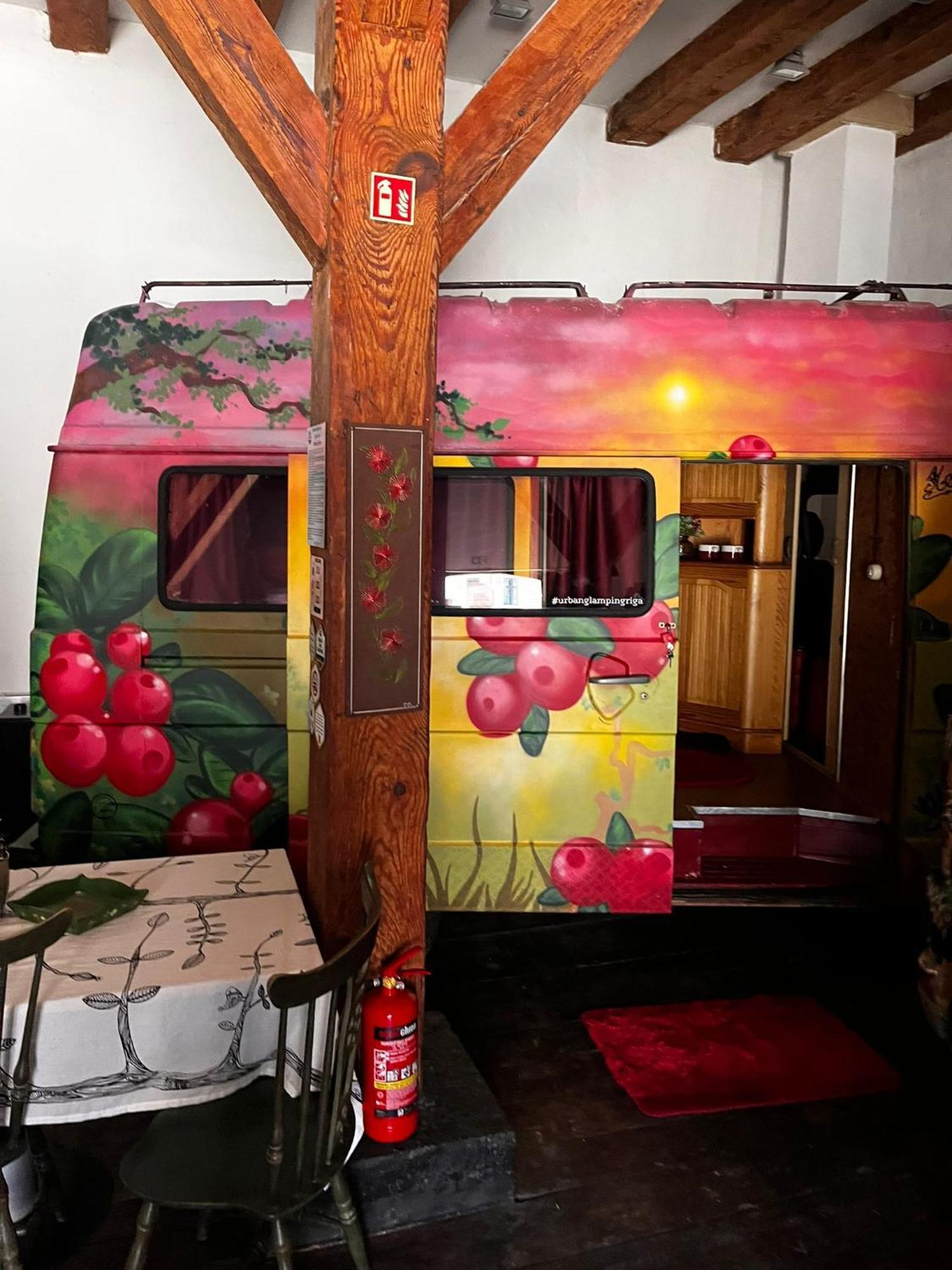 Urban Van Glamping Рига Экстерьер фото